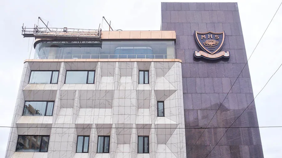 Modern High School International