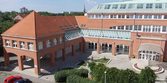 Tóth Árpád Gimnázium