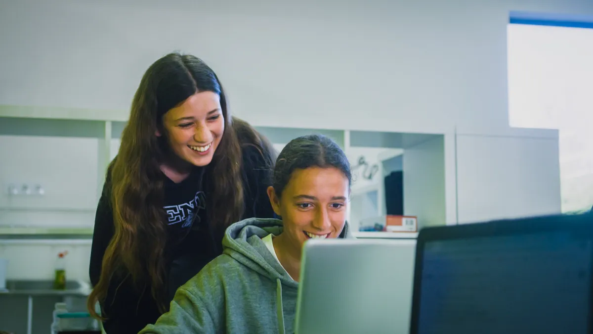 Brave Generation Academy, Valencia