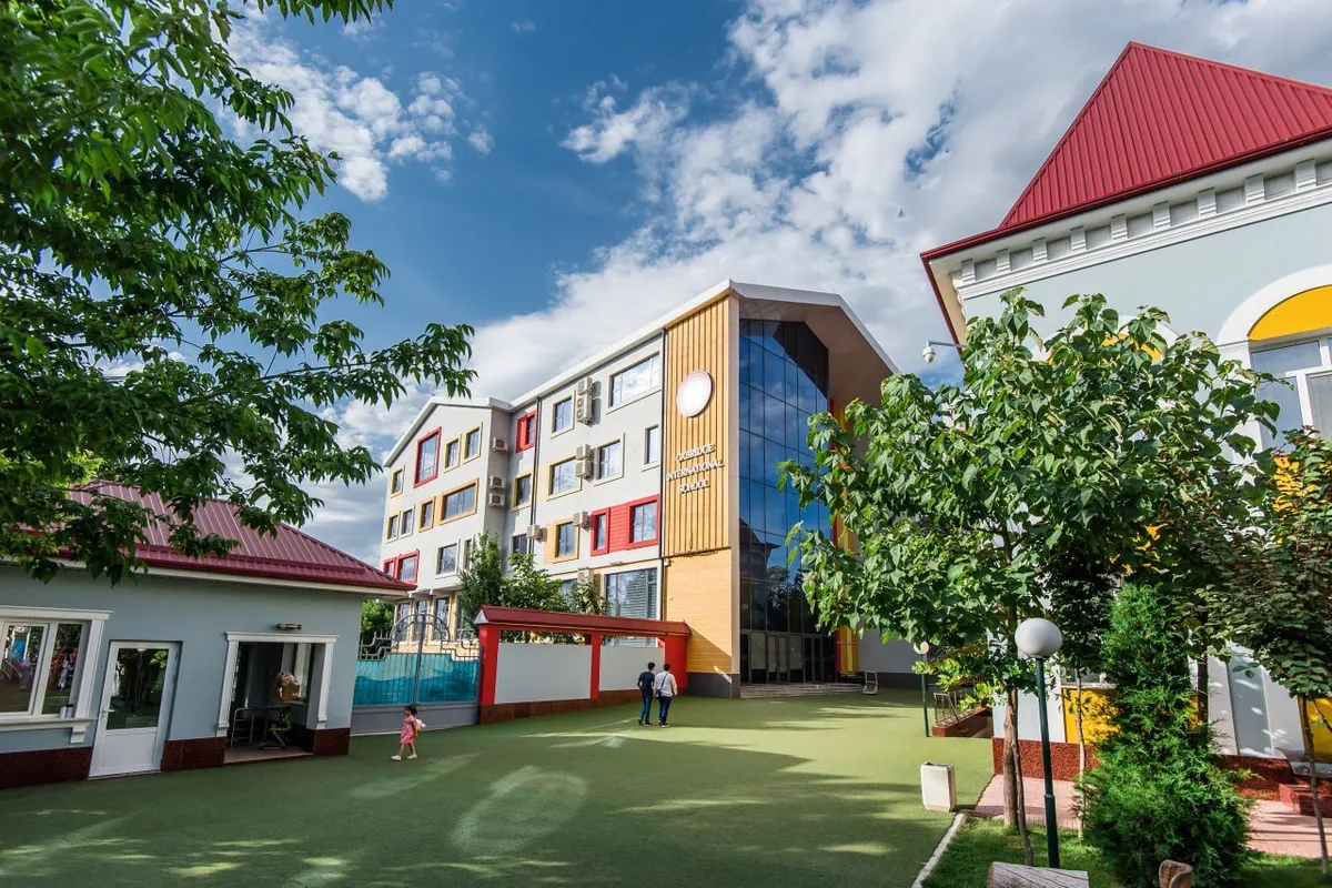 Oxbridge International School