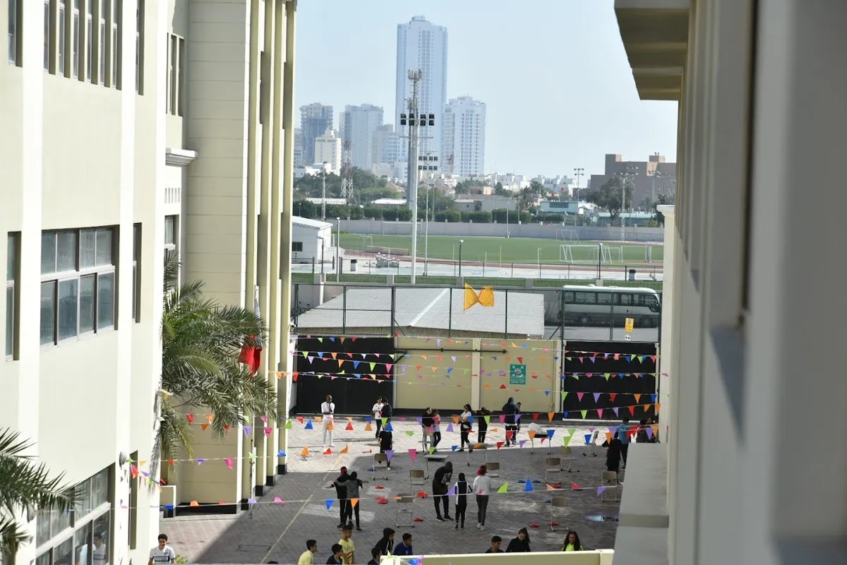 Modern Knowledge School