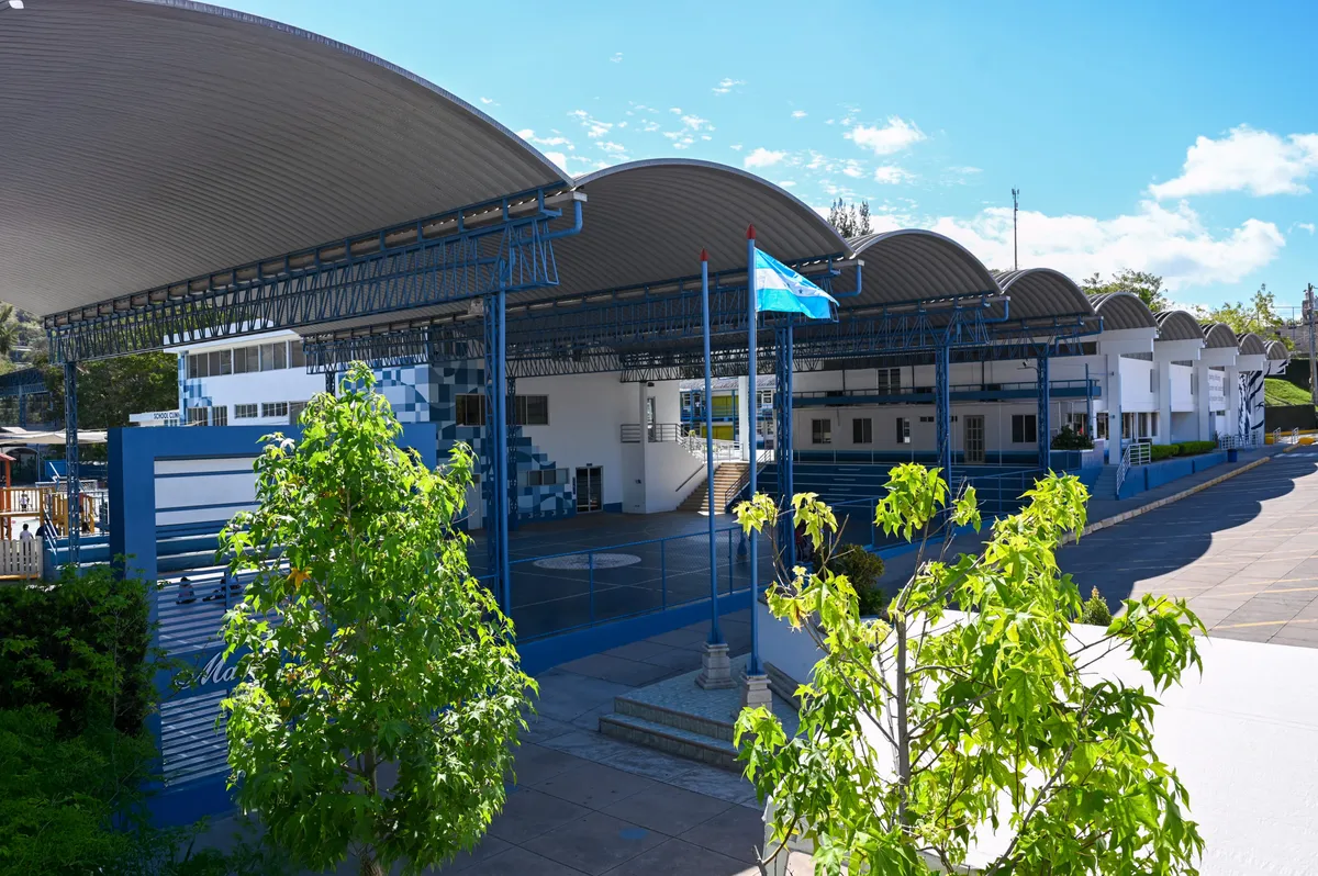 Macris School — photo 1