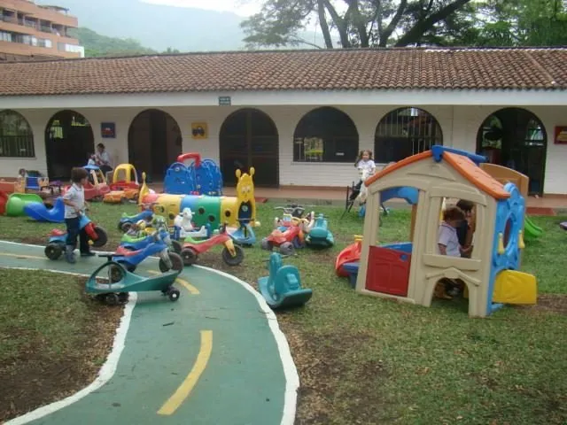 Jardín Infantil Tía Nora y Liceo Los Alpes