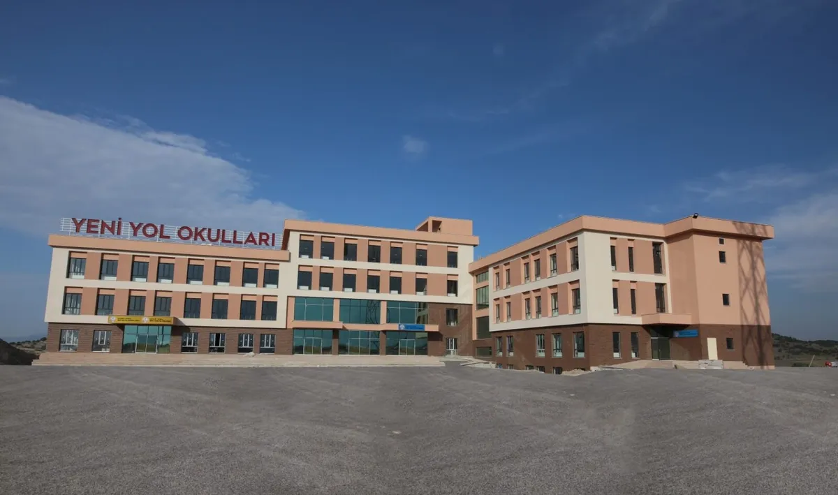 Yeni Yol Schools
