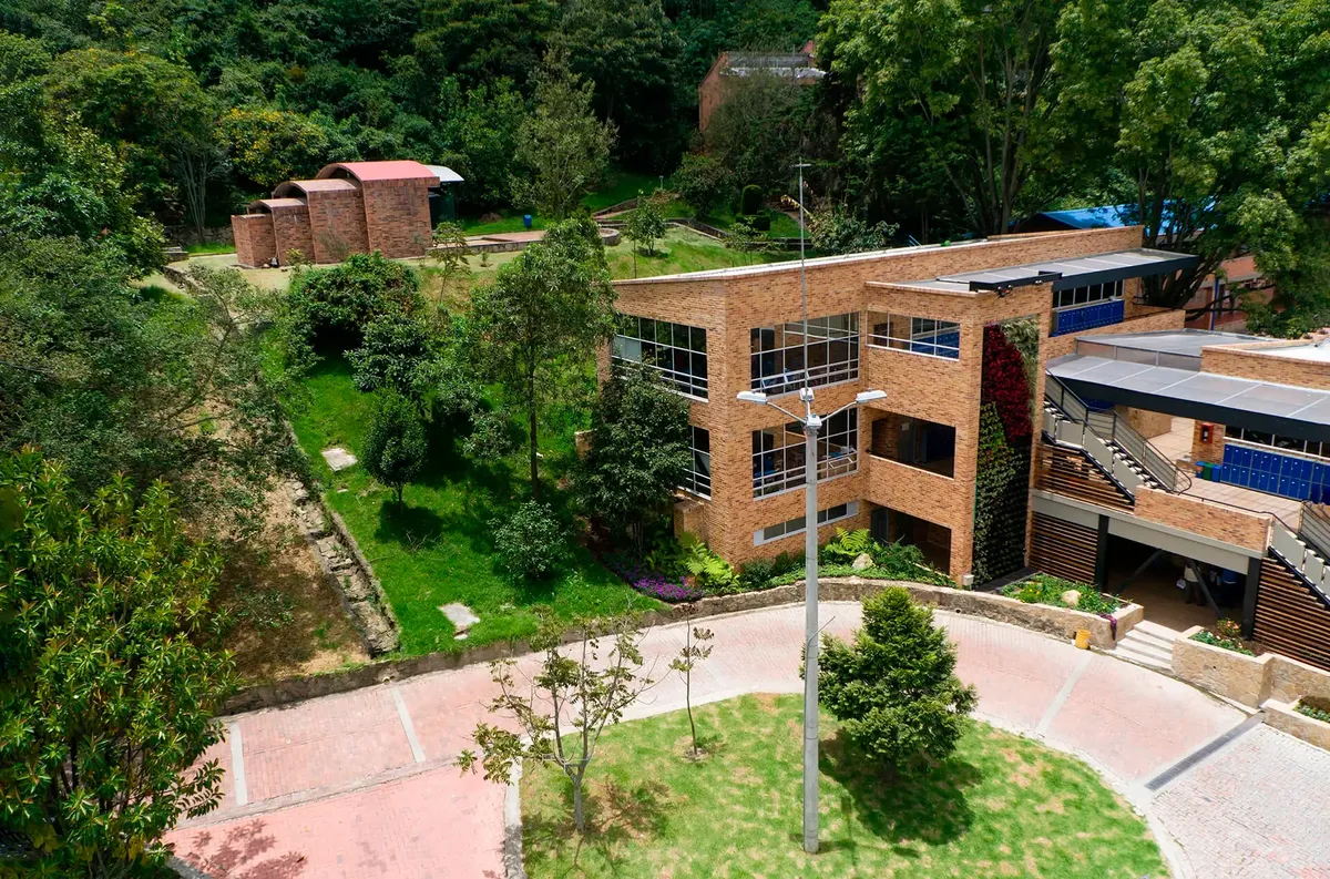 Saint George's School