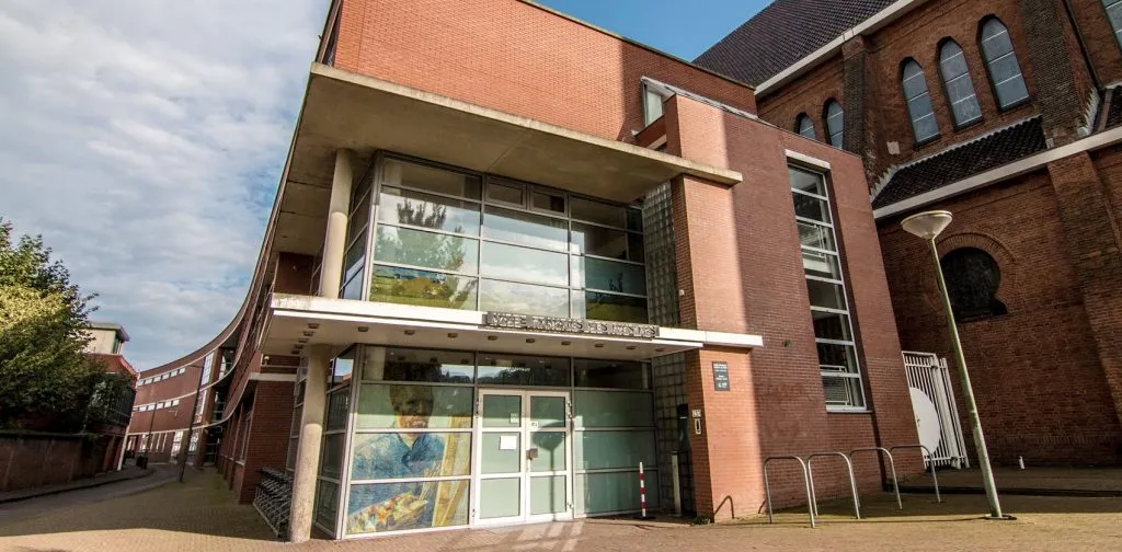 Lycée Français Vincent Van Gogh