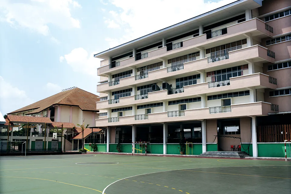 Sri KL International School