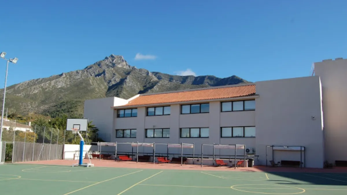 Swans International School